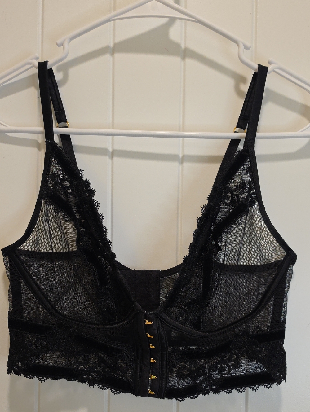 Victoria's Secret Sheer Lace Front-Close Bralette Size Medium - Picture 6 of 6